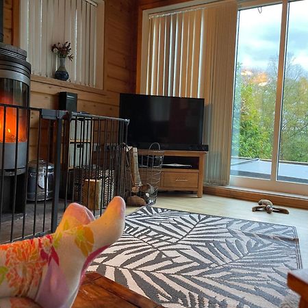 Luxury Peak District Lodge, Hot Tub, Log Burner, Nr Lake Rudyard Extérieur photo