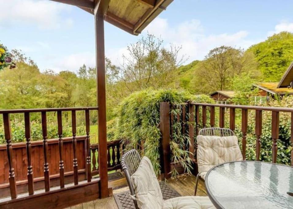 Luxury Peak District Lodge, Hot Tub, Log Burner, Nr Lake Rudyard Extérieur photo